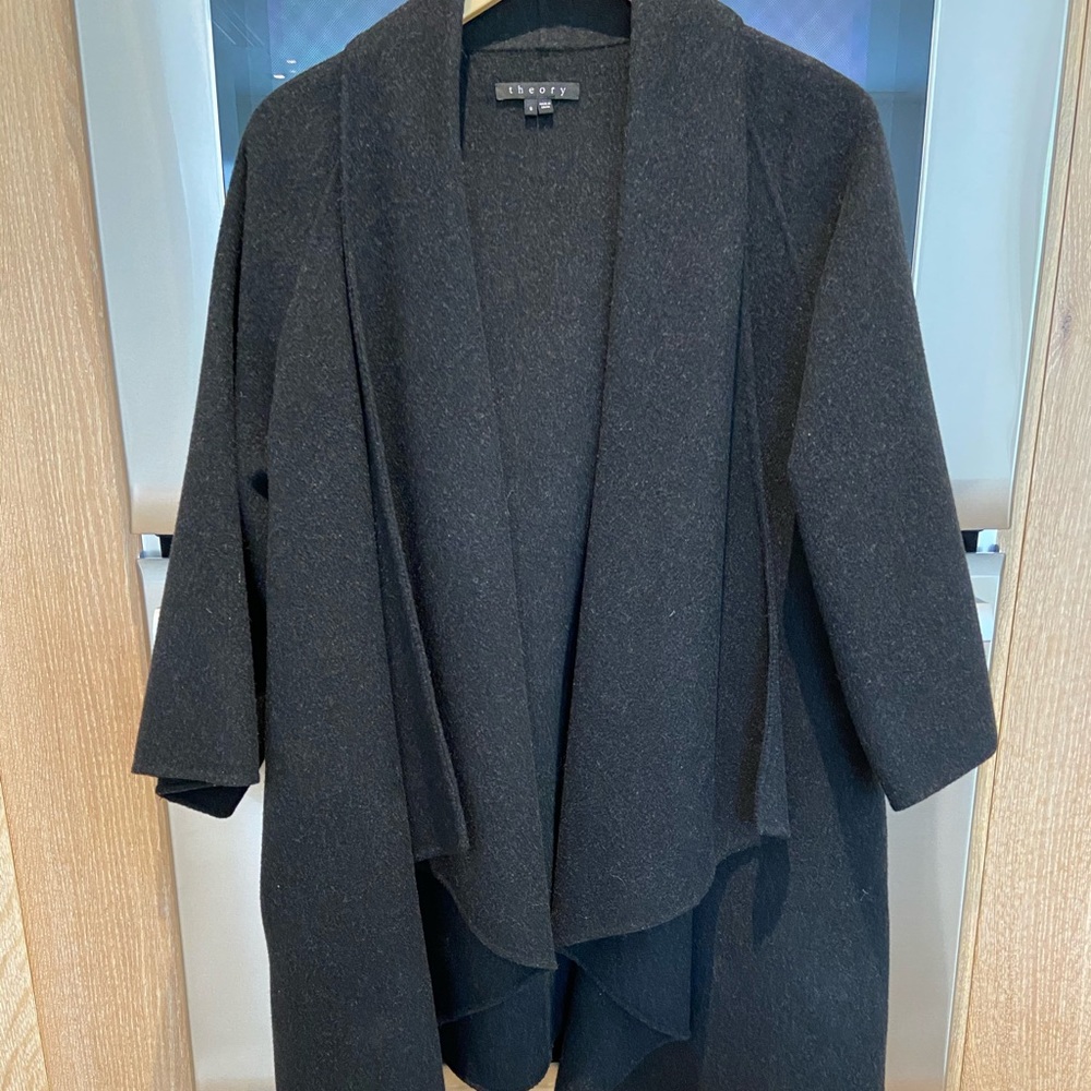 Theory womans caplet with sleeves